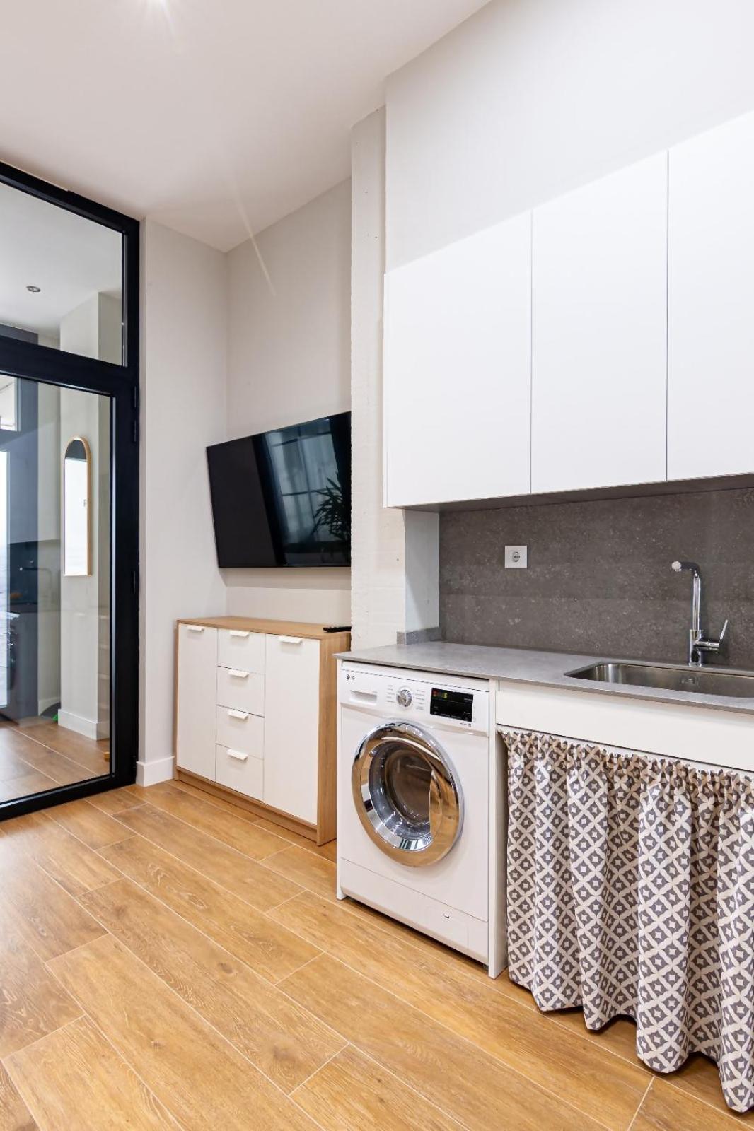Ferienwohnung Av Gijon Poniente Playa Exterior foto