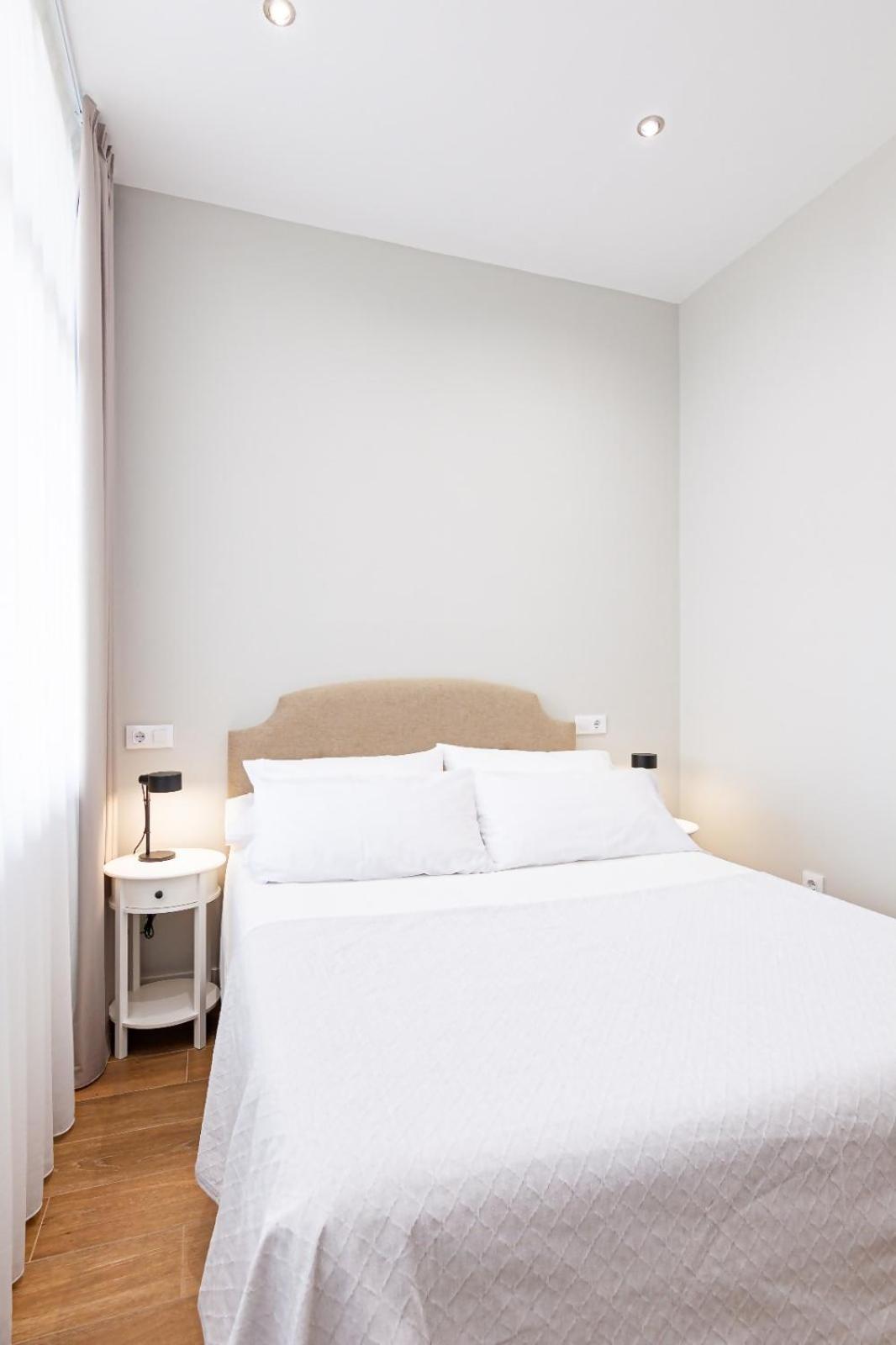 Ferienwohnung Av Gijon Poniente Playa Exterior foto