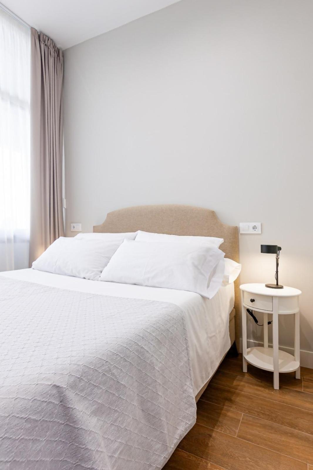 Ferienwohnung Av Gijon Poniente Playa Exterior foto